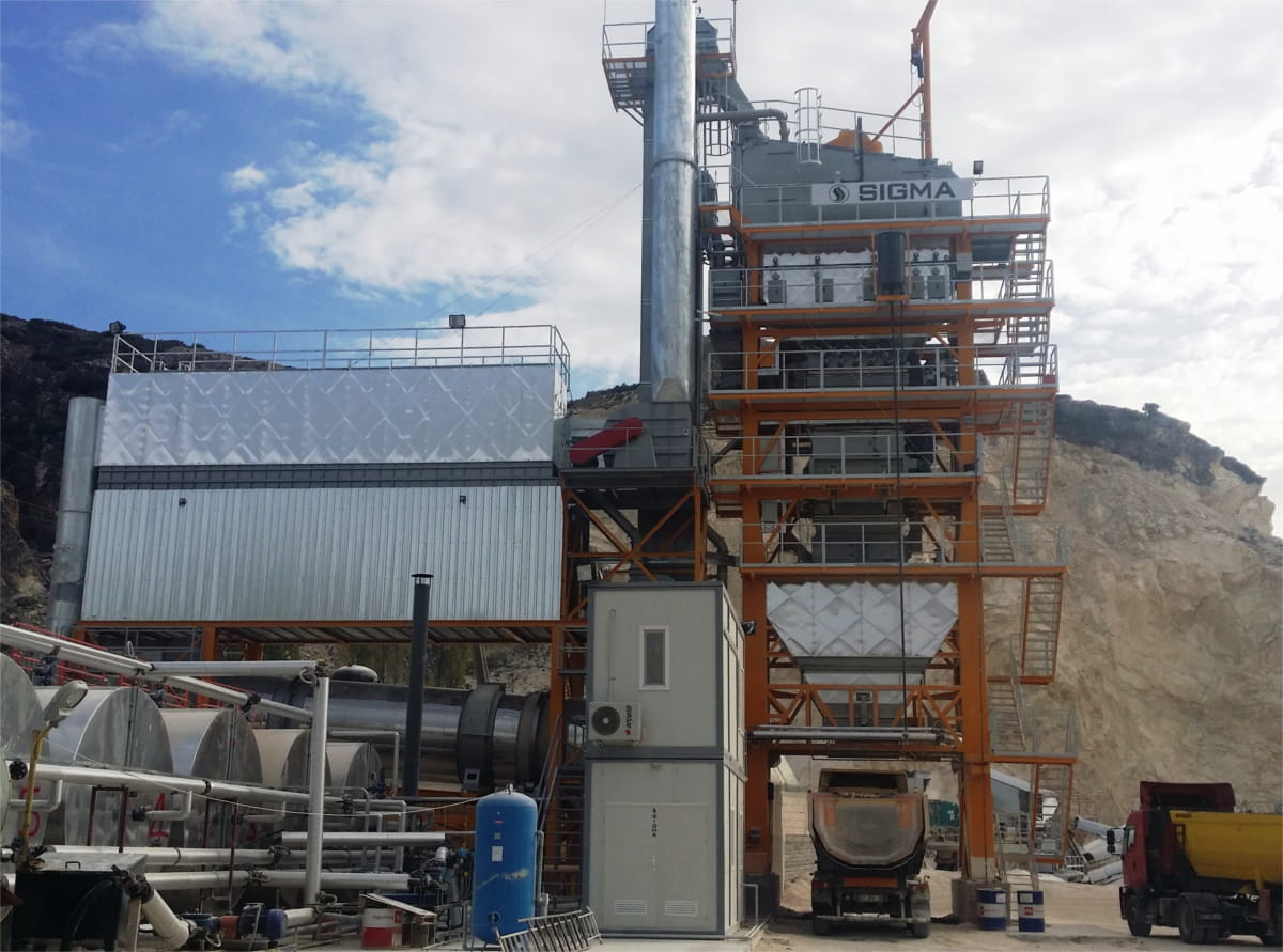 240 t/h Sigma asphalt plant in Burdur / Turkiye, with optional design with bag filter placed on top of the drying drum