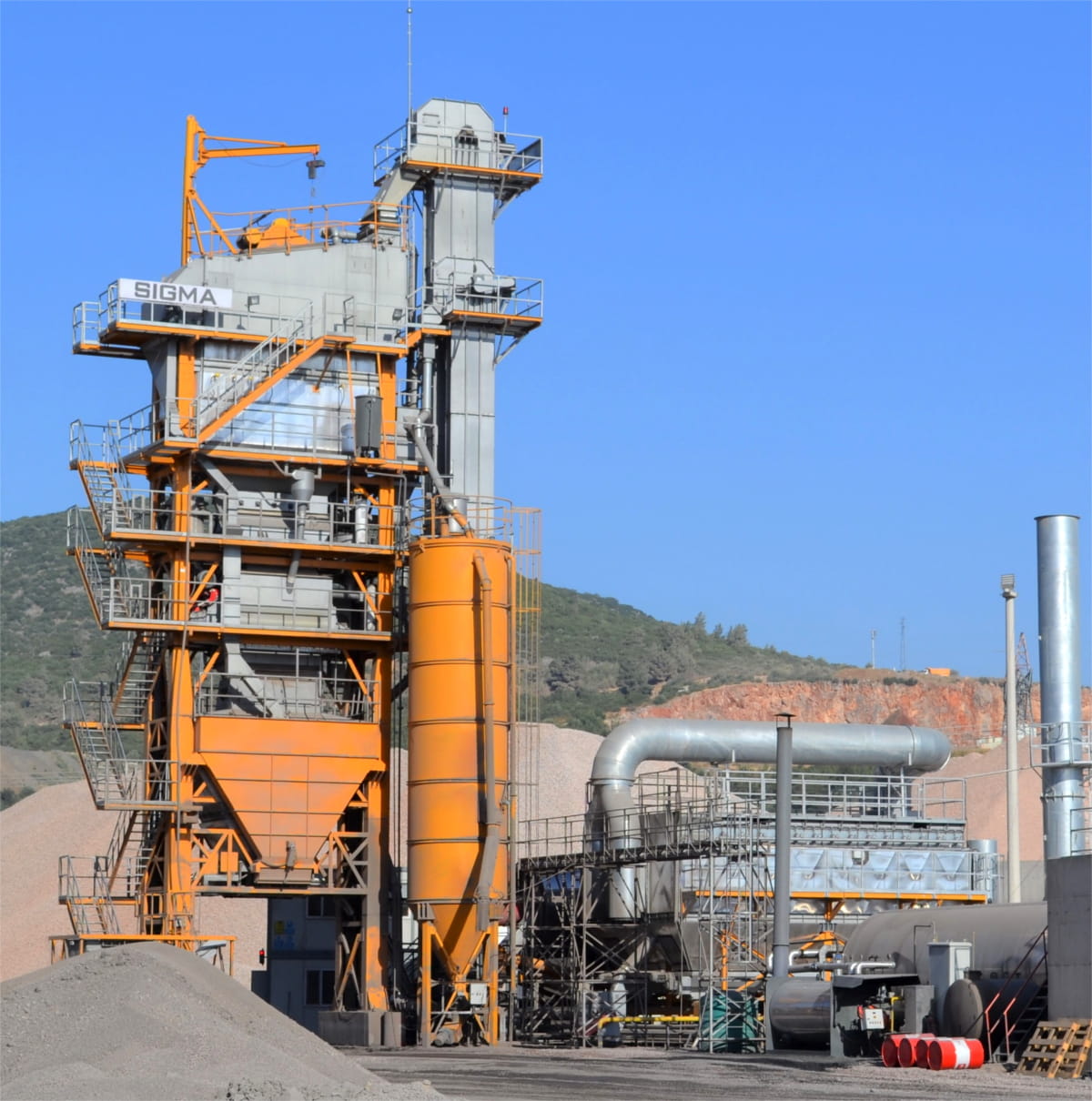 340 t/h Sigma asphalt plant in Izmir / Turkiye producing hot-mix for the Istanbul - Izmir highway project